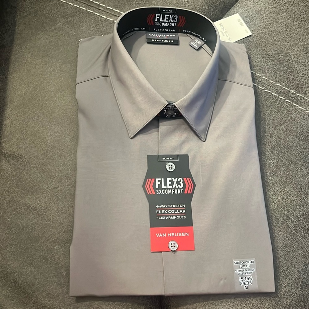 NWT- Van Heusen Flex3 Slim Fit Dress Shirt size Medium
